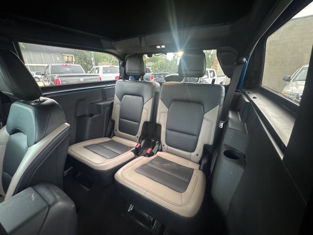 Used 2023 Ford Bronco Wildtrak AWD/4WD image 11
