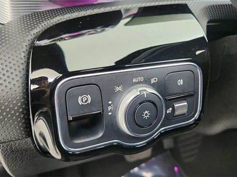 Used 2021 Mercedes-Benz CLA 250 image 37