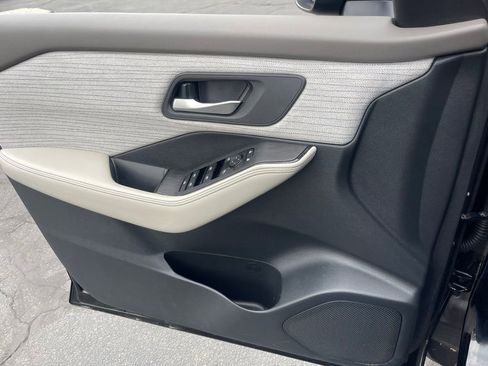 Certified 2023 Nissan Rogue SV AWD/4WD image 9
