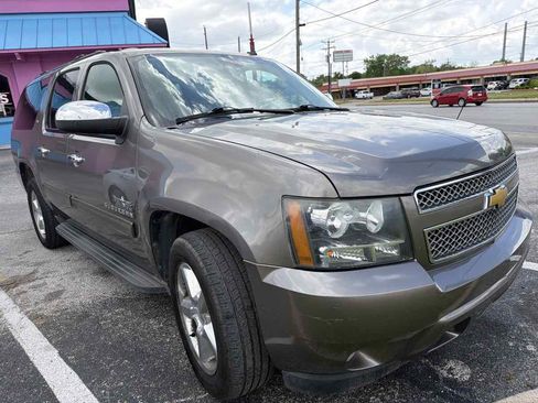 Used 2013 Chevrolet Suburban LT w/ Texas Edition image 4