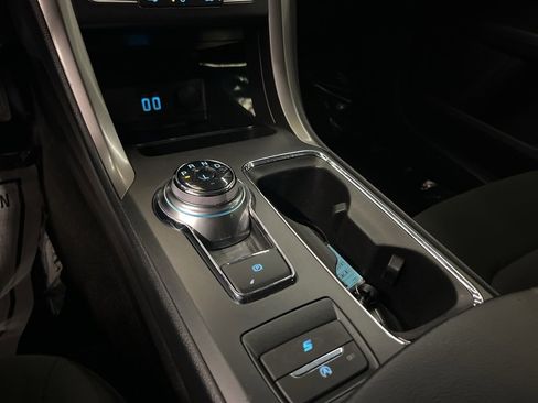 Used 2020 Ford Fusion SE image 27