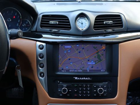 Used 2014 Maserati GranTurismo Sport image 18