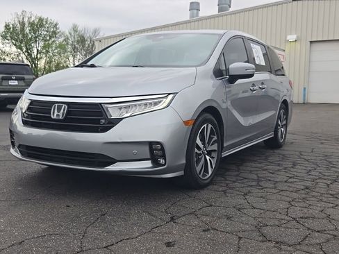 Used 2021 Honda Odyssey Elite image 3