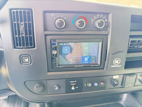 Used 2022 Chevrolet Express 3500 w/ Power Convenience Package RWD image 24