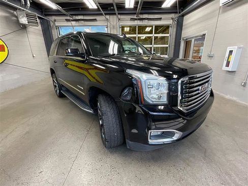 Used 2017 GMC Yukon SLT w/ Premium Edition AWD/4WD image 7