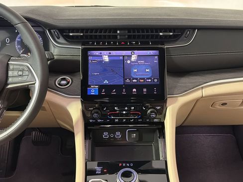 New 2025 Jeep Grand Cherokee L Limited w/ Luxury Tech Group II AWD/4WD image 25