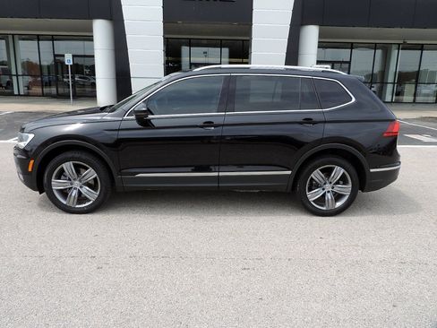 Used 2020 Volkswagen Tiguan SEL AWD/4WD image 8