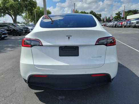 Used 2021 Tesla Model Y Long Range AWD/4WD image 8