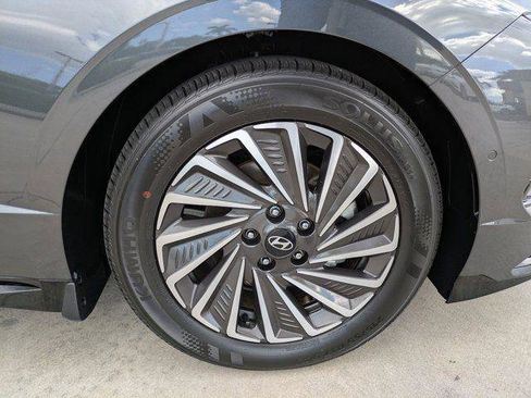 New 2025 Hyundai Sonata Limited image 8