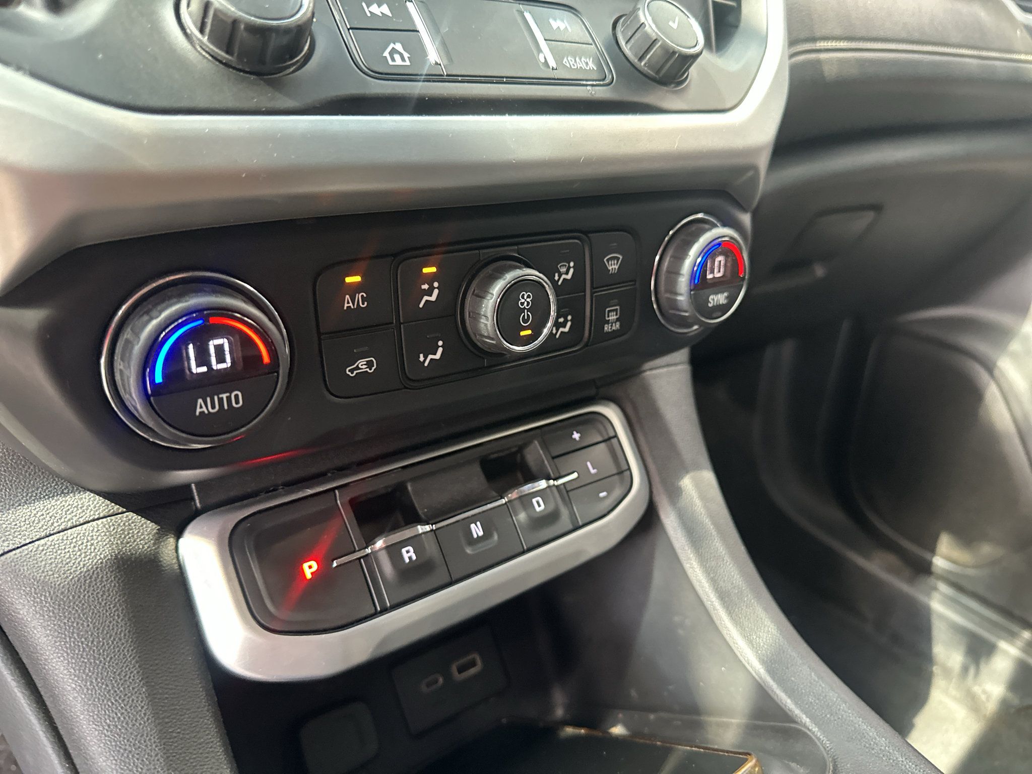 Used 2021 GMC Acadia SLE FWD image 20