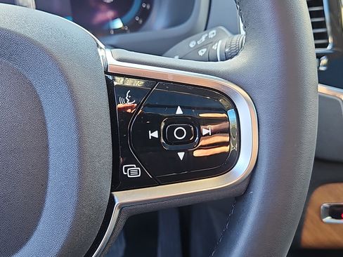 Used 2025 Volvo XC90 B6 Plus w/ Protection Package Premier image 20