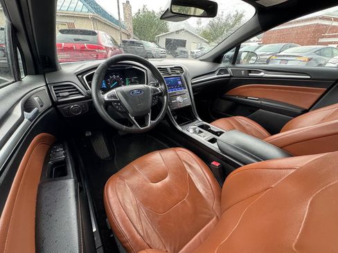 Used 2019 Ford Fusion Titanium AWD/4WD image 17