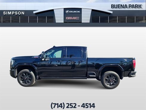 Used 2025 GMC Sierra 2500 AT4 w/ AT4 Premium Plus Package image 5