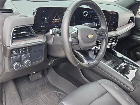 Used 2025 Chevrolet Tahoe LT RWD image 9