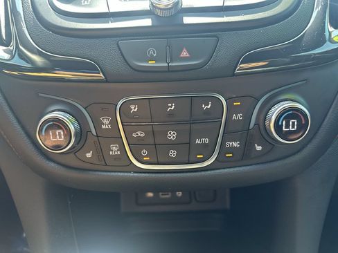 Used 2024 Chevrolet Equinox RS FWD image 28