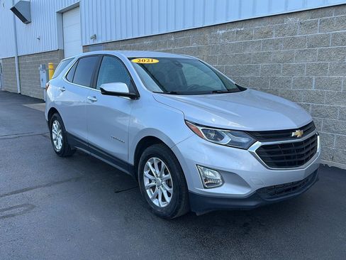 Used 2021 Chevrolet Equinox LT w/ Driver Convenience Package FWD image 2