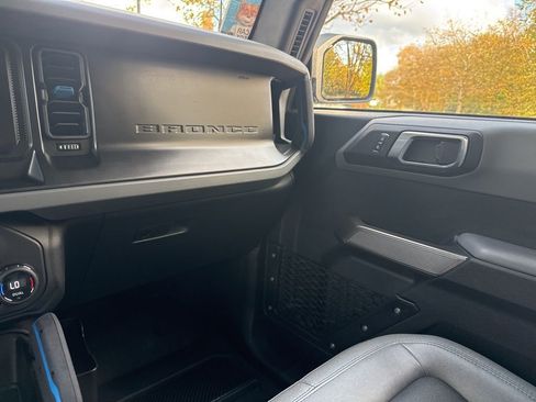 Used 2023 Ford Bronco Black Diamond image 24