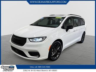 Used 2025 Chrysler Pacifica Limited FWD video 1