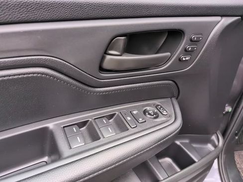 Used 2025 Honda Odyssey EX-L image 11