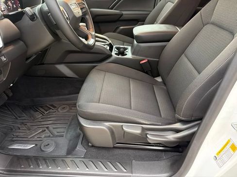 Used 2025 GMC Canyon Elevation w/ Convenience Package RWD image 7
