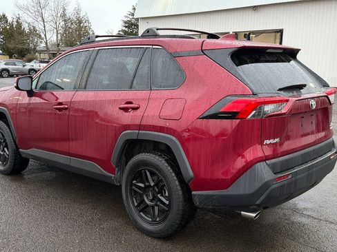 Used 2022 Toyota RAV4 XLE image 3