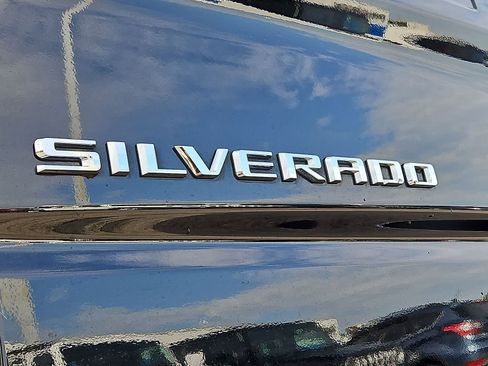 Used 2023 Chevrolet Silverado 1500 LT AWD/4WD image 36