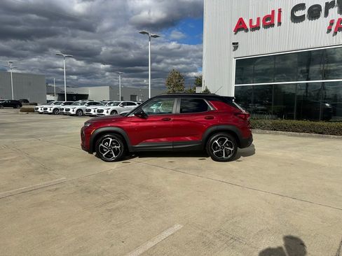 Used 2022 Chevrolet TrailBlazer RS w/ Sun and Liftgate Package image 6