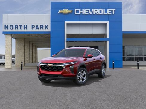 New 2026 Chevrolet Trax LS w/ LS Convenience Package FWD image 8