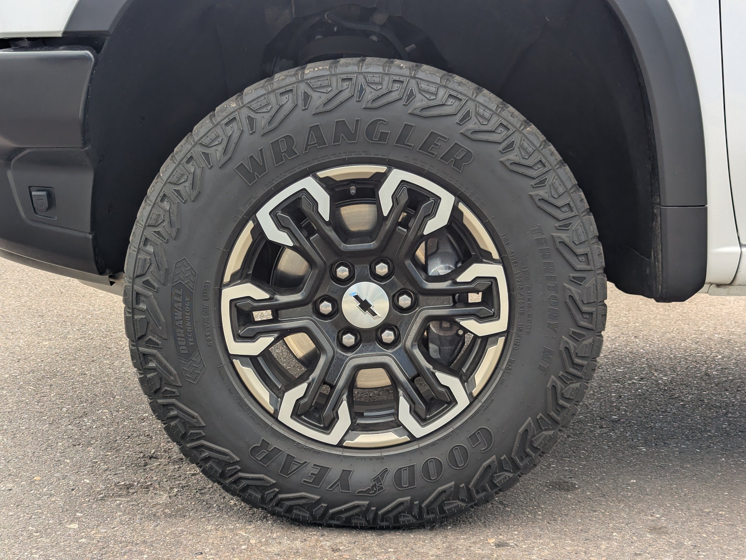 Certified 2024 Chevrolet Silverado 1500 ZR2 AWD/4WD image 53