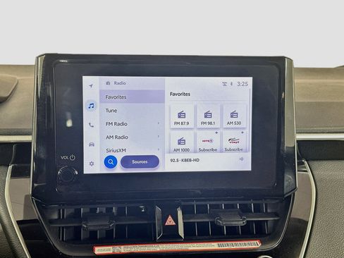Used 2025 Toyota Corolla LE FWD image 19