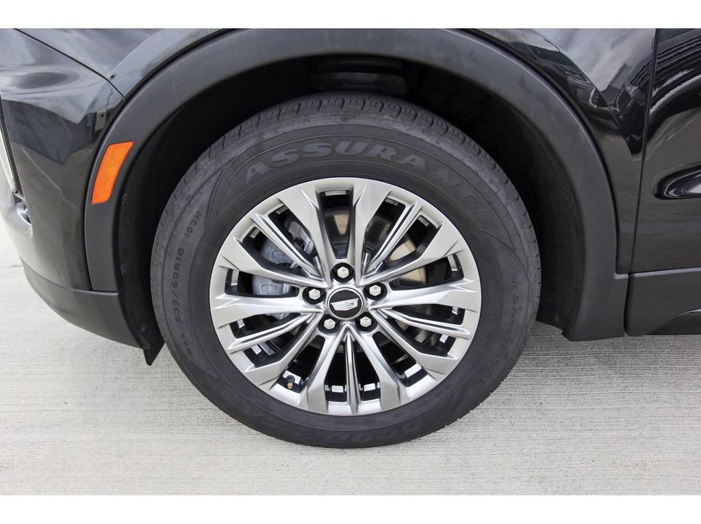 Certified 2025 Cadillac XT4 Premium Luxury FWD image 31