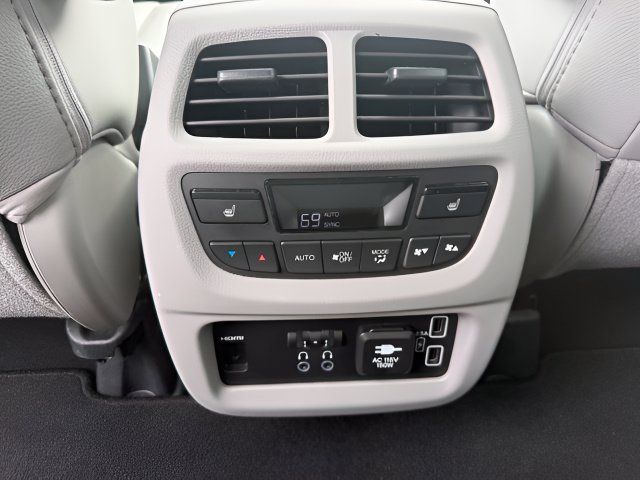 Used 2021 Honda Pilot Touring image 13
