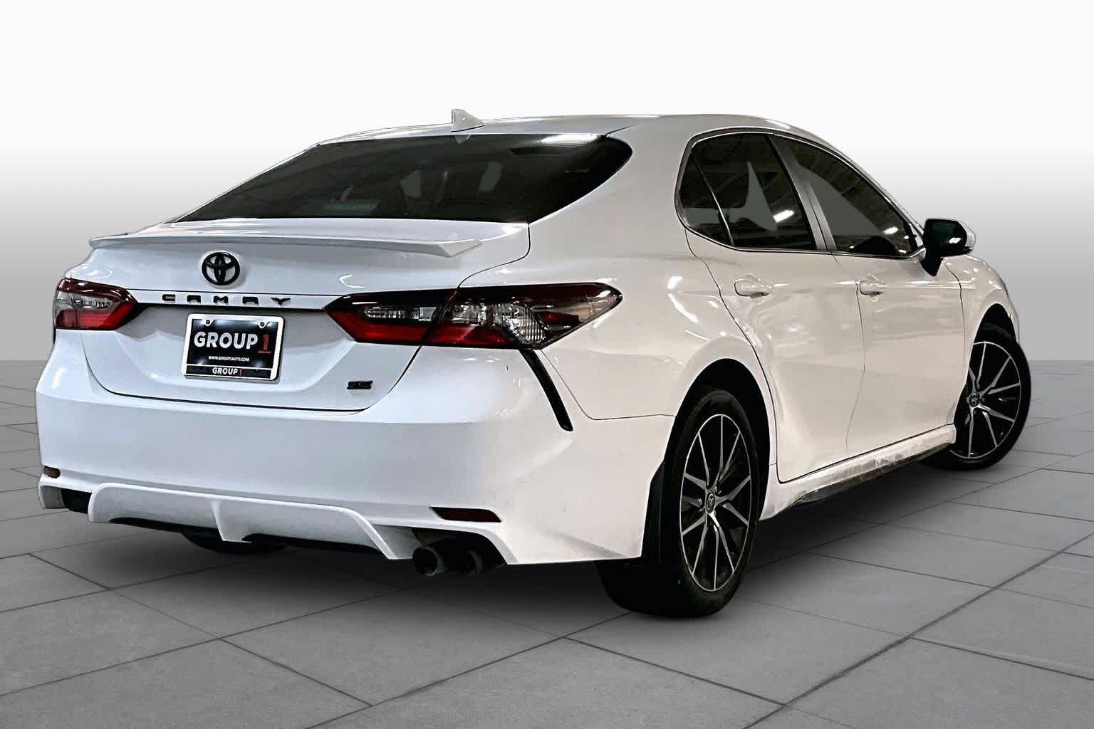 Used 2023 Toyota Camry SE FWD image 12