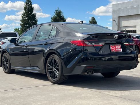 Used 2025 Toyota Camry SE image 7