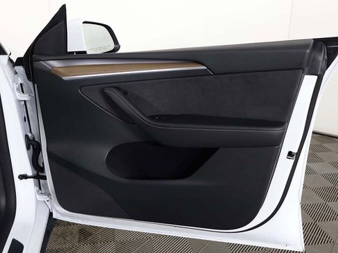 Used 2023 Tesla Model Y Long Range image 24