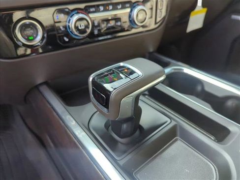 Used 2024 GMC Sierra 1500 SLT w/ SLT Convenience Package image 18