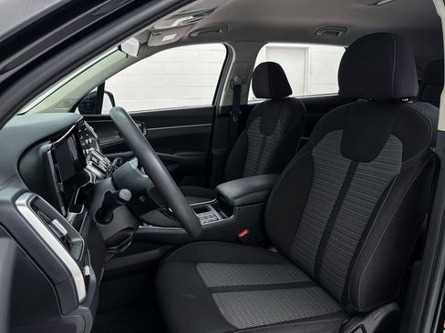 Used 2022 Kia Sorento LX image 18