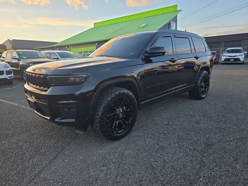 Used 2021 Jeep Grand Cherokee L Laredo image 1