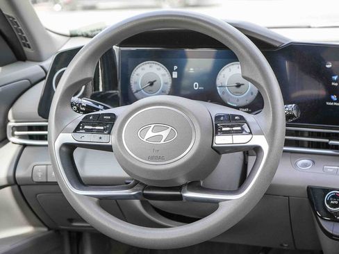 Used 2024 Hyundai Elantra SEL FWD image 15