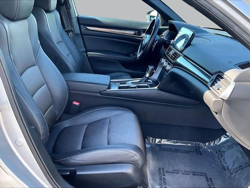 Used 2019 Honda Accord Sport image 8