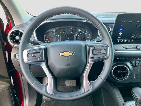 Used 2025 Chevrolet Blazer LT image 11