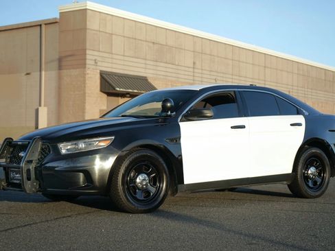Used 2019 Ford Taurus Police Interceptor AWD image 2