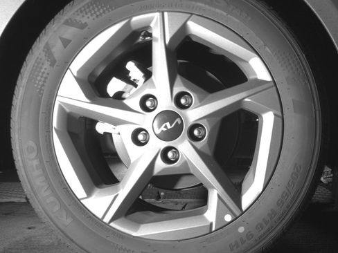 Used 2025 Kia K4 LXS image 15