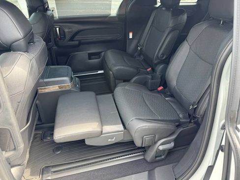 New 2026 Toyota Sienna Platinum AWD/4WD image 34