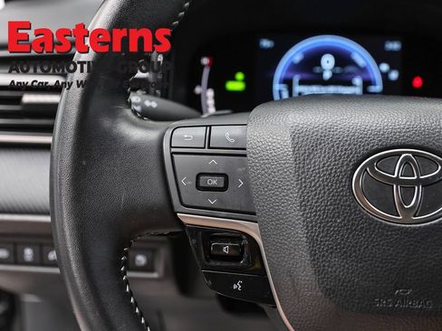 Used 2025 Toyota Camry SE FWD image 14