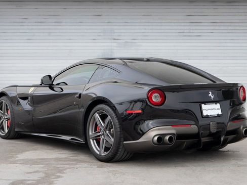 Used 2014 Ferrari F12 Berlinetta image 9