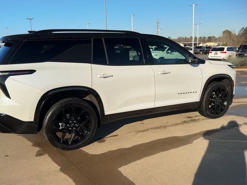 Used 2024 Chevrolet Traverse RS w/ LPO, Floor Liner Package image 9