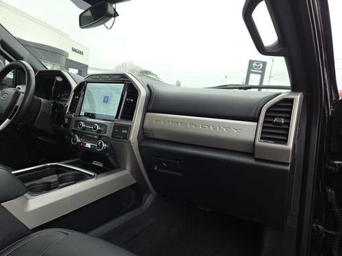 Used 2022 Ford F250 Lariat w/ Black Appearance Package image 14