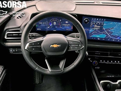 Certified 2026 Chevrolet Traverse LT w/ Driver Confidence Package FWD image 5
