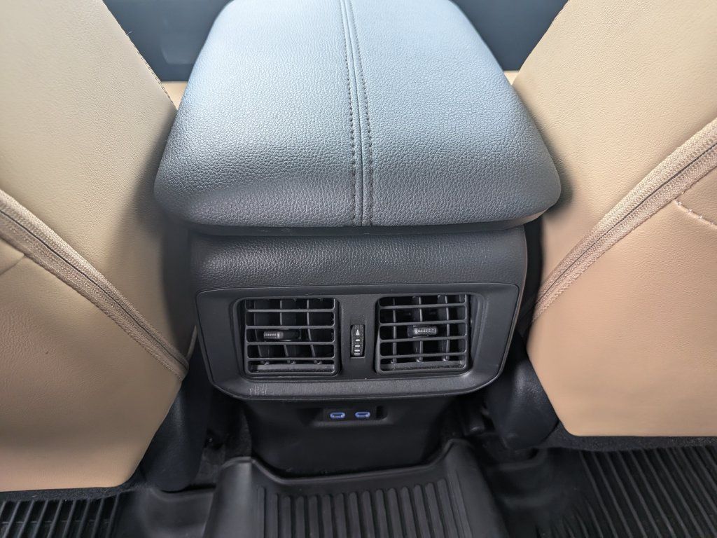 Used 2022 Toyota RAV4 Limited AWD/4WD image 27